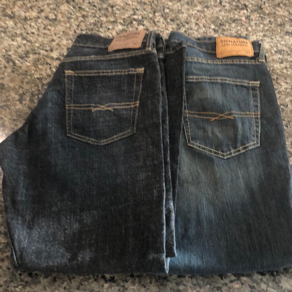 New without tags 2 pairs of 33W 30L Levi Jeans